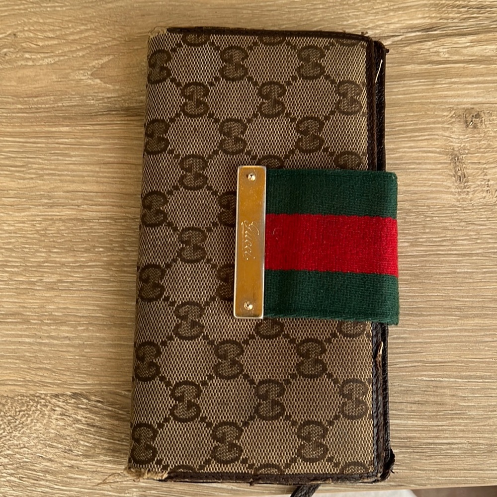 Authentic Vintage Gucci wallet